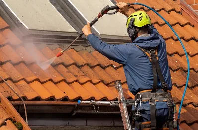 Démoussage et hydrofuge de toiture au Sourn